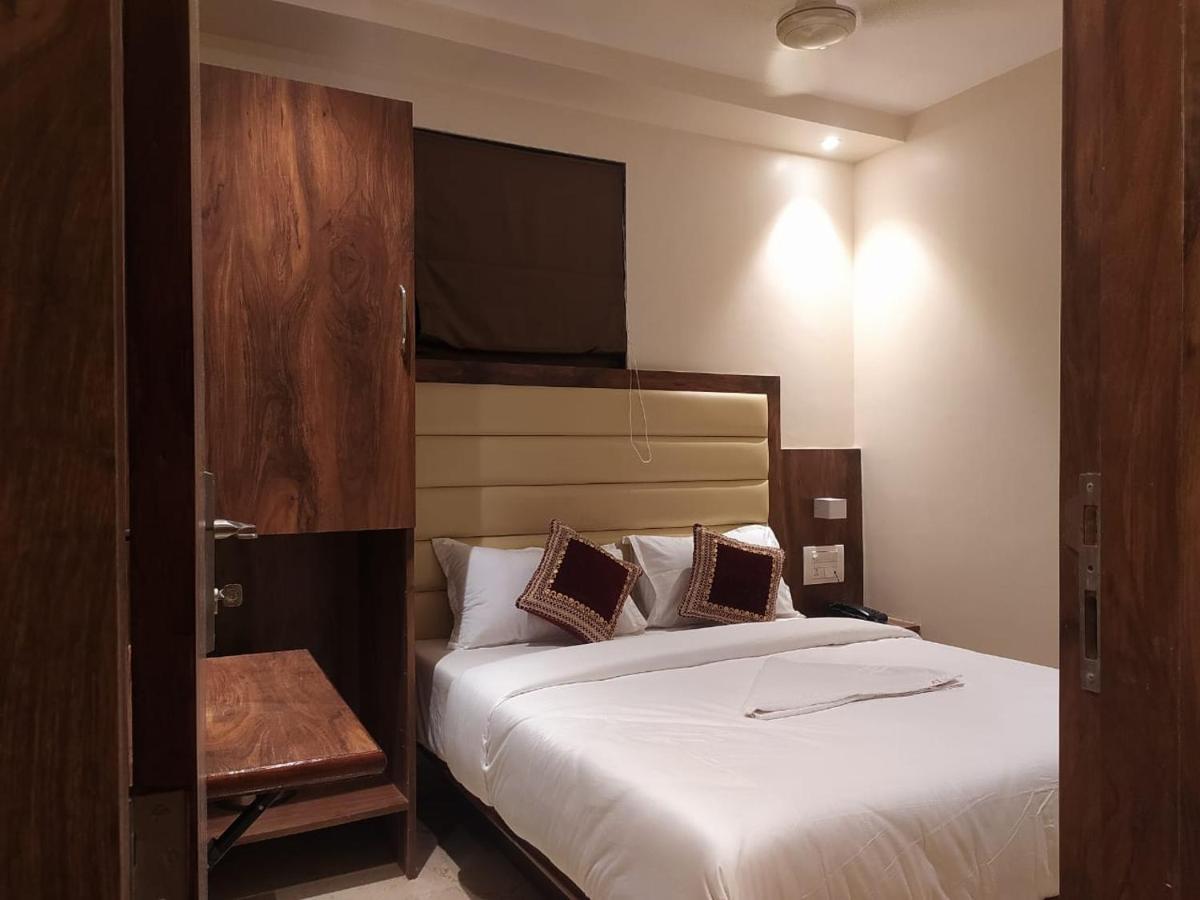 Hotel Adams Inn Near Mumbai Airport מראה חיצוני תמונה