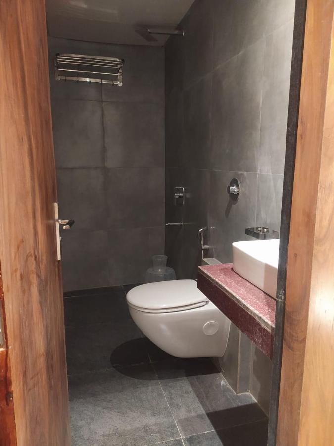 Hotel Adams Inn Near Mumbai Airport מראה חיצוני תמונה
