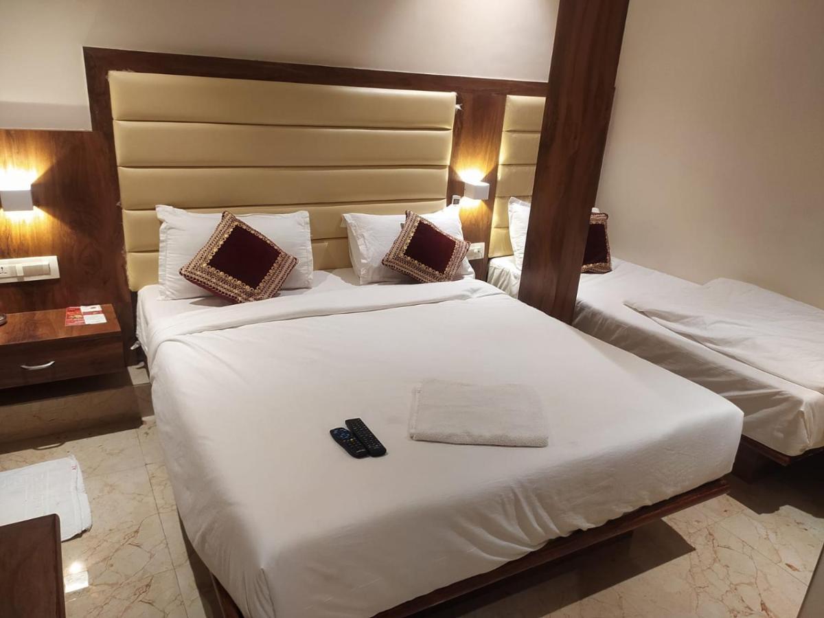 Hotel Adams Inn Near Mumbai Airport מראה חיצוני תמונה