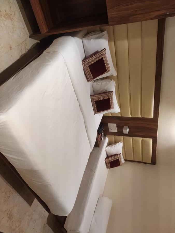 Hotel Adams Inn Near Mumbai Airport מראה חיצוני תמונה