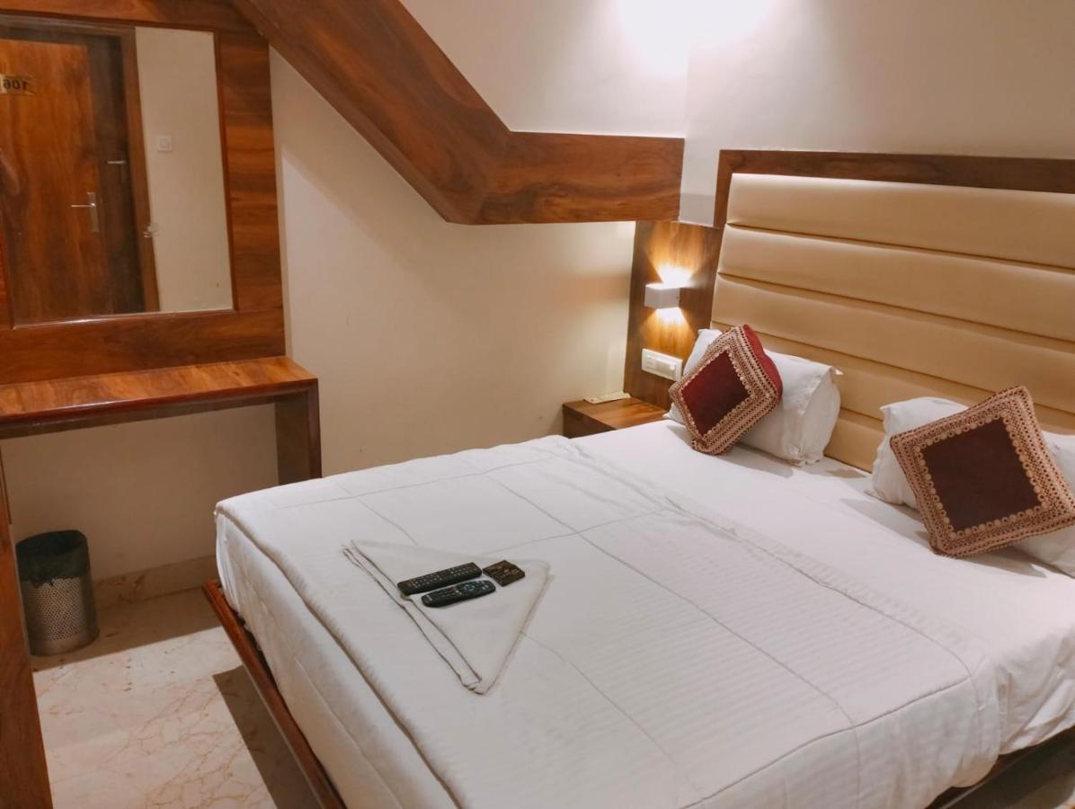 Hotel Adams Inn Near Mumbai Airport מראה חיצוני תמונה