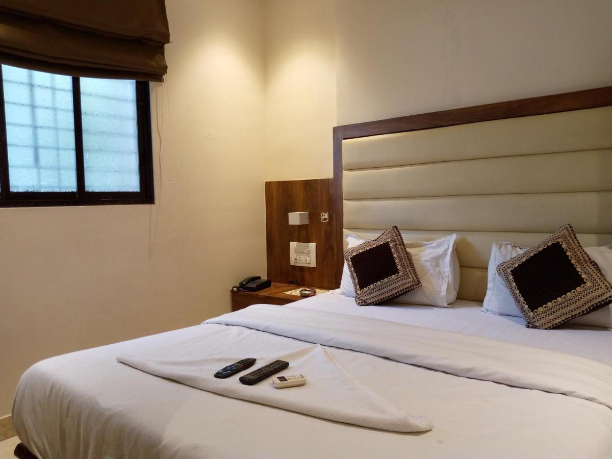 Hotel Adams Inn Near Mumbai Airport מראה חיצוני תמונה
