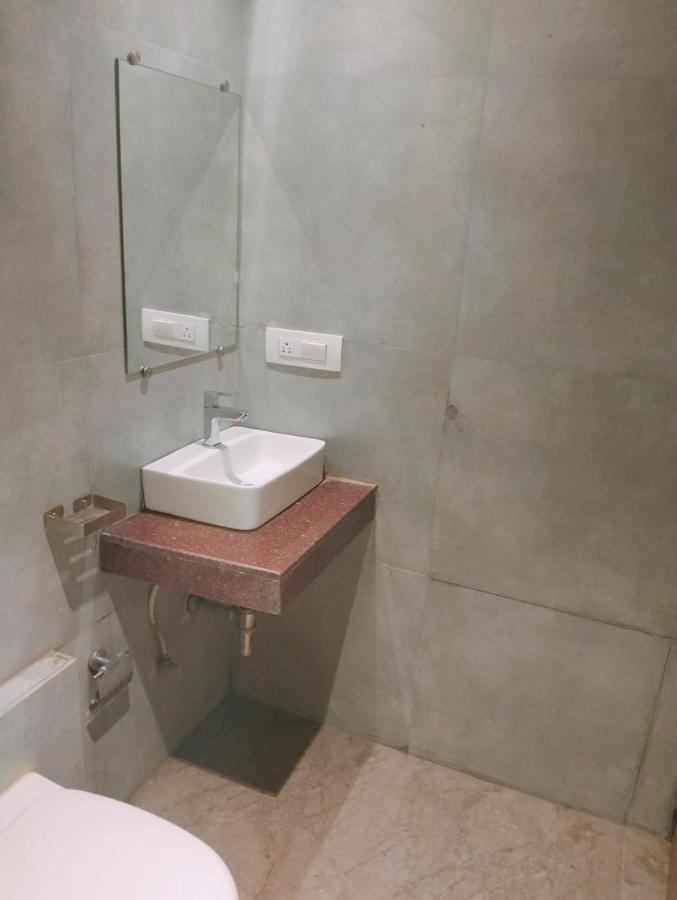 Hotel Adams Inn Near Mumbai Airport מראה חיצוני תמונה