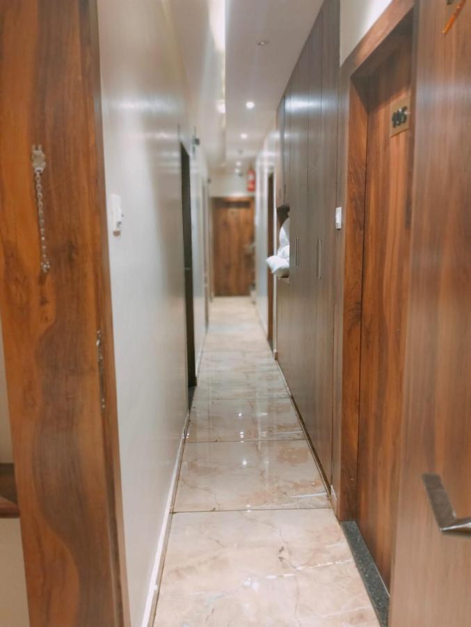 Hotel Adams Inn Near Mumbai Airport מראה חיצוני תמונה
